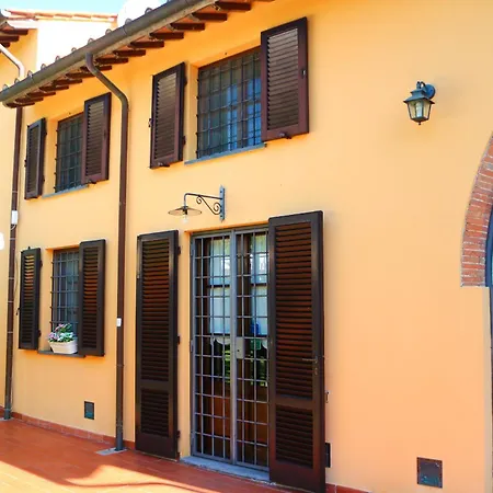 Casa Formica Oda ve Kahvaltı Cascina (Pisa)